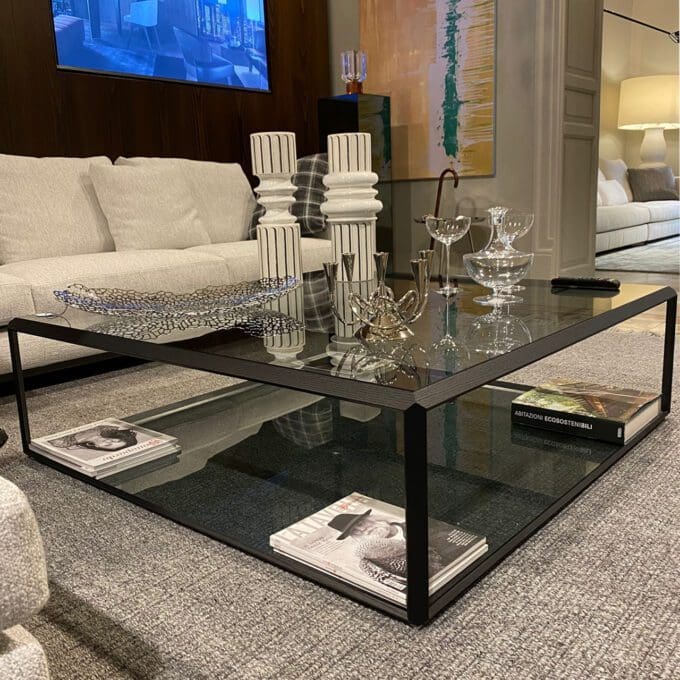 Molteni – Tavolino 45° top/ base vetro struttura essenza 122x122