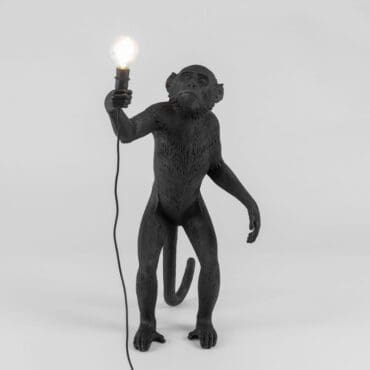 Seletti-The-Monkey-Lamp-in-piedi-Nera-Longho-Design-Palermo