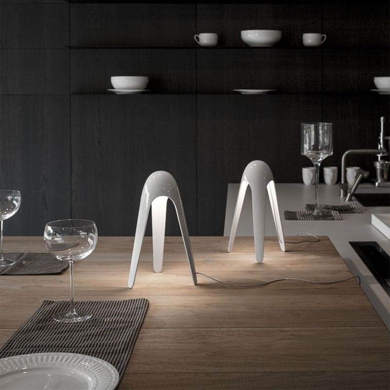 Martinelli Luce Lampada da tavolo Cyborg bianco lucido 1 Longho Design Palermo