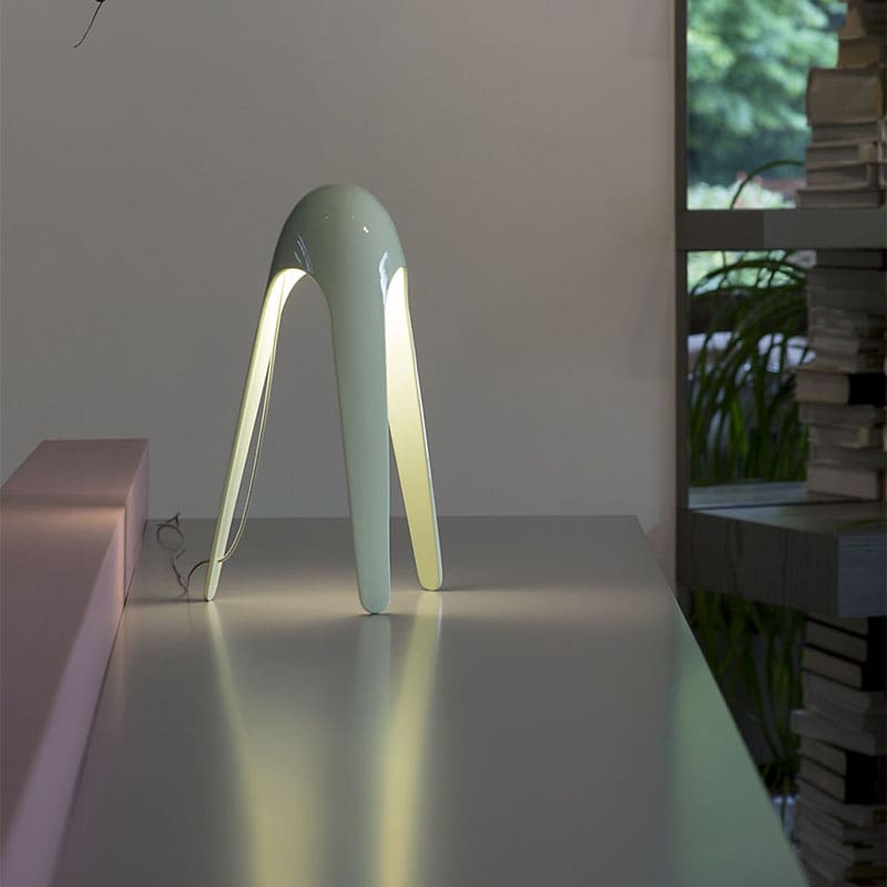 Martinelli Luce Lampada da tavolo Cyborg verde lucido 1 Longho Design Palermo