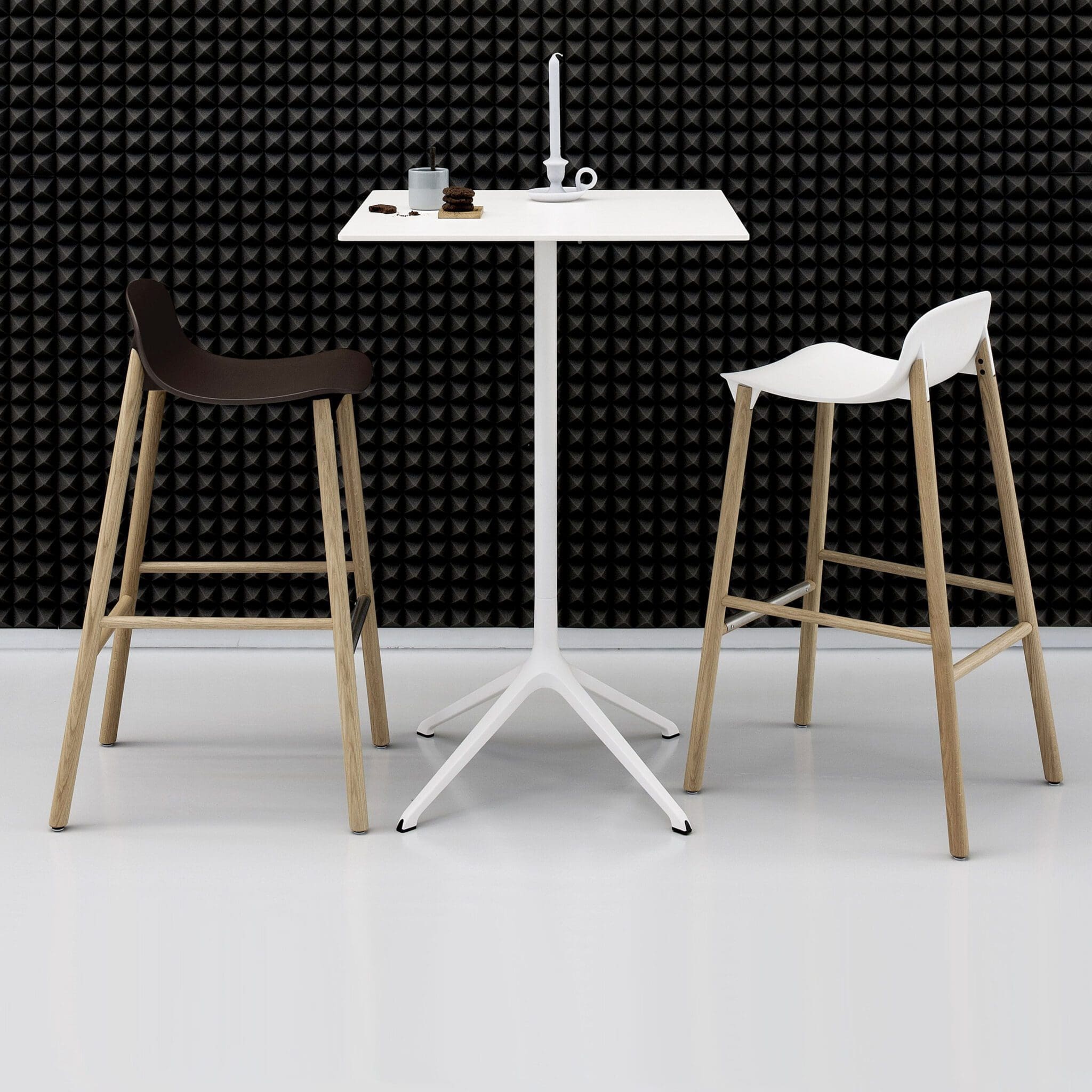 Kristalia- Sgabello Sharky basso 76 base rovere Longho Design Palermo