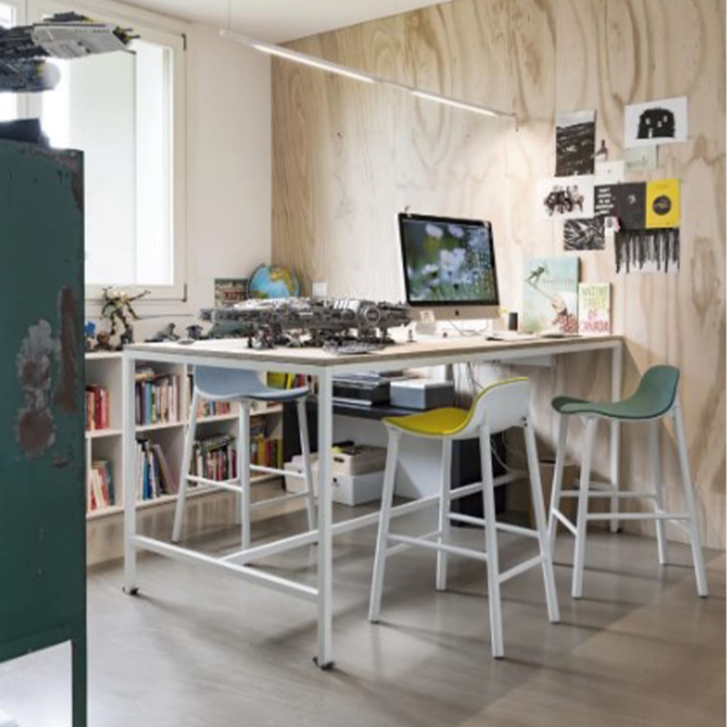 Kristalia- Sgabello Sharky basso 66 base verniciata Longho Design Palermo