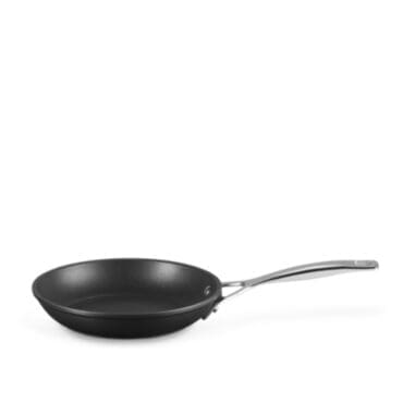 Le Creuset - Padella Bassa Manico Lungo Antiaderente 24
