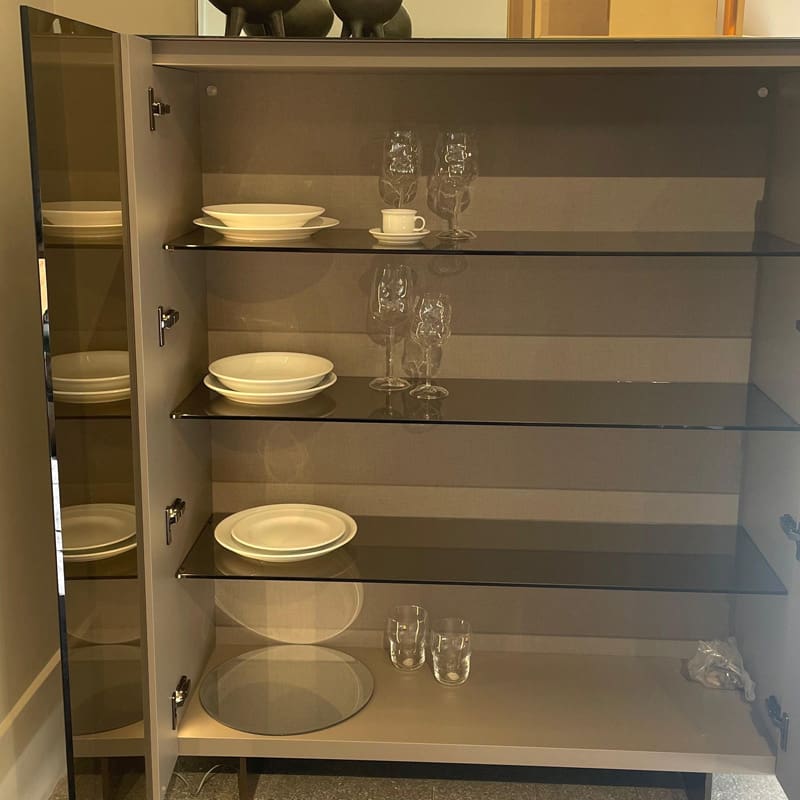 Lago Madia N.O.W. con sportelli XGlass lucido Geode e vetro lucido fumè bronzo LED 2 longho design palermo