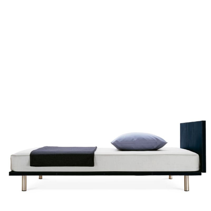 l letto Milano dall’estetica di gusto razionalista è caratterizzato da linee essenziali e accoglienti.