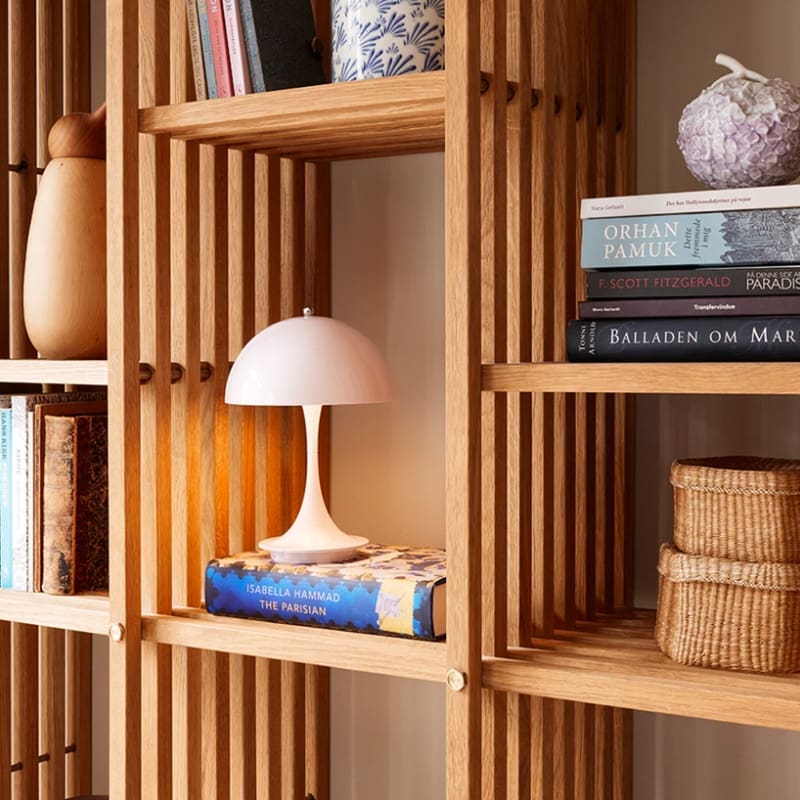 Louis Poulsen Lampada da tavolo Panthella 160 Opal Pale Rose 1 Longho Design Palermo