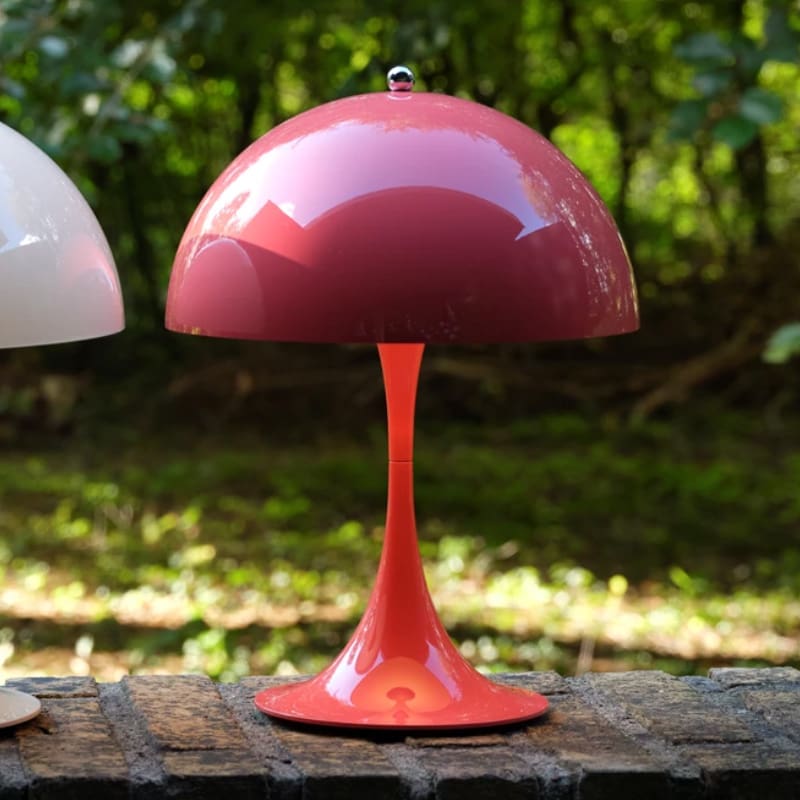 Louis Poulsen Lampada da tavolo Panthella 250 Portable Opaque Coral 1 Longho Design Palermo