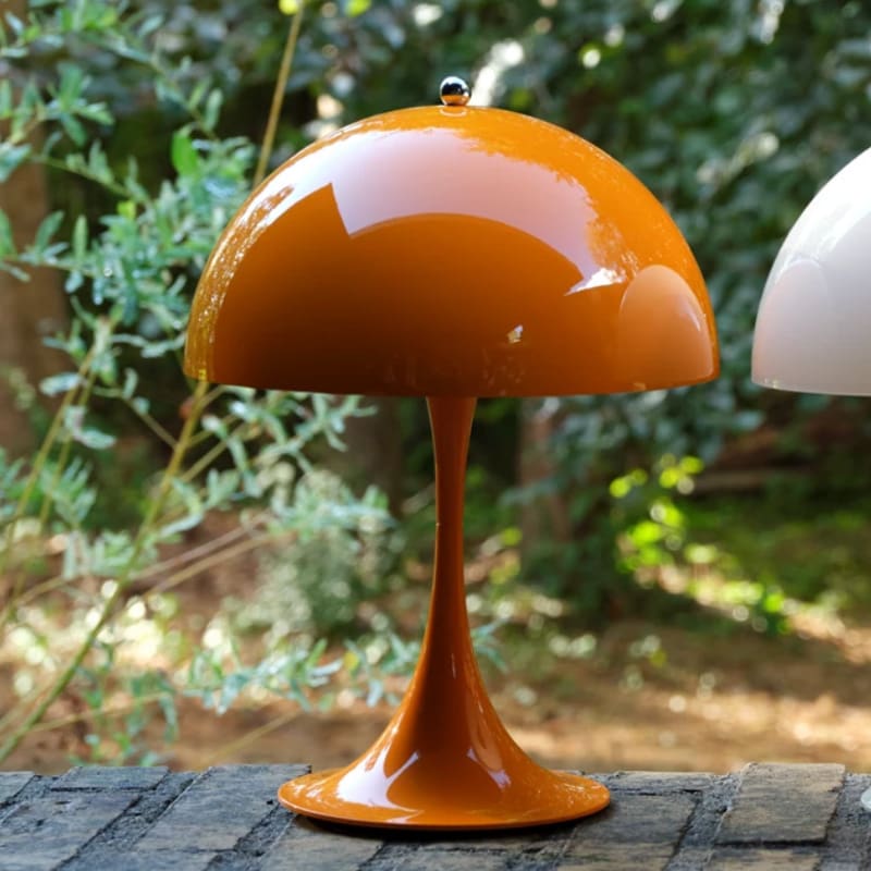 Louis Poulsen Lampada da tavolo Panthella 250 Portable Opaque Orange 1 Longho Design Palermo