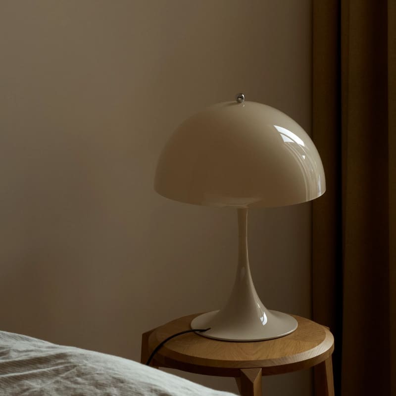 Louis Poulsen Lampada da tavolo Panthella 320 Opal Beige 1 Longho Design Palermo