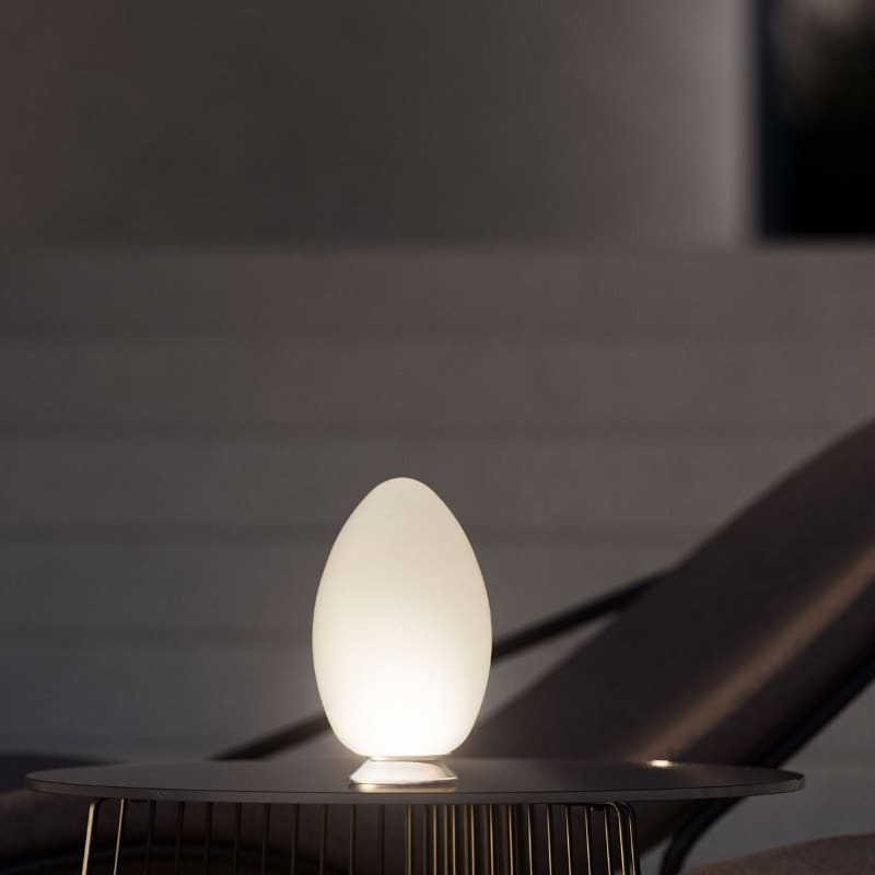 Fontana Arte Lampada da tavolo Uovo Portable 1 Longho Design Palermo
