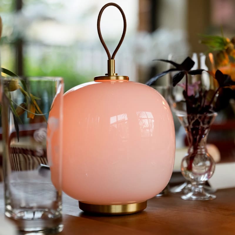 Louis Poulsen Lampada da tavolo VL 45 Radiohus Portable rosa 2 Longho Design Palermo