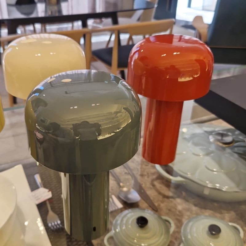 Flos Lampada da tavolo Bellhop Battery regolabile blu e rosso Longho Design Palermo